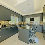 La Blanche Villa *