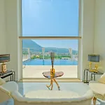 La Blanche Villa *