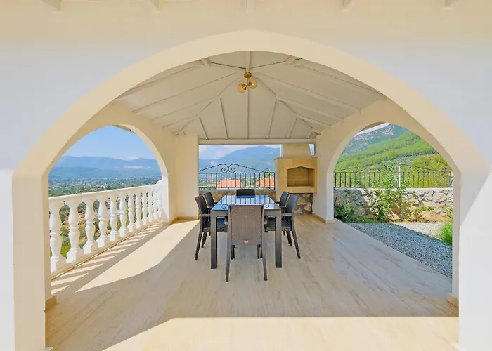 Вилла La Blanche *